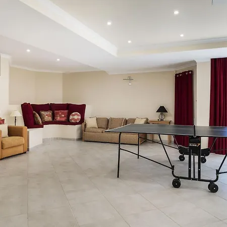 Villa Luxury Villa, Private Pool, Cinema, Games Room, Hot Tub, Ocean View, Tennis Courts Loulé